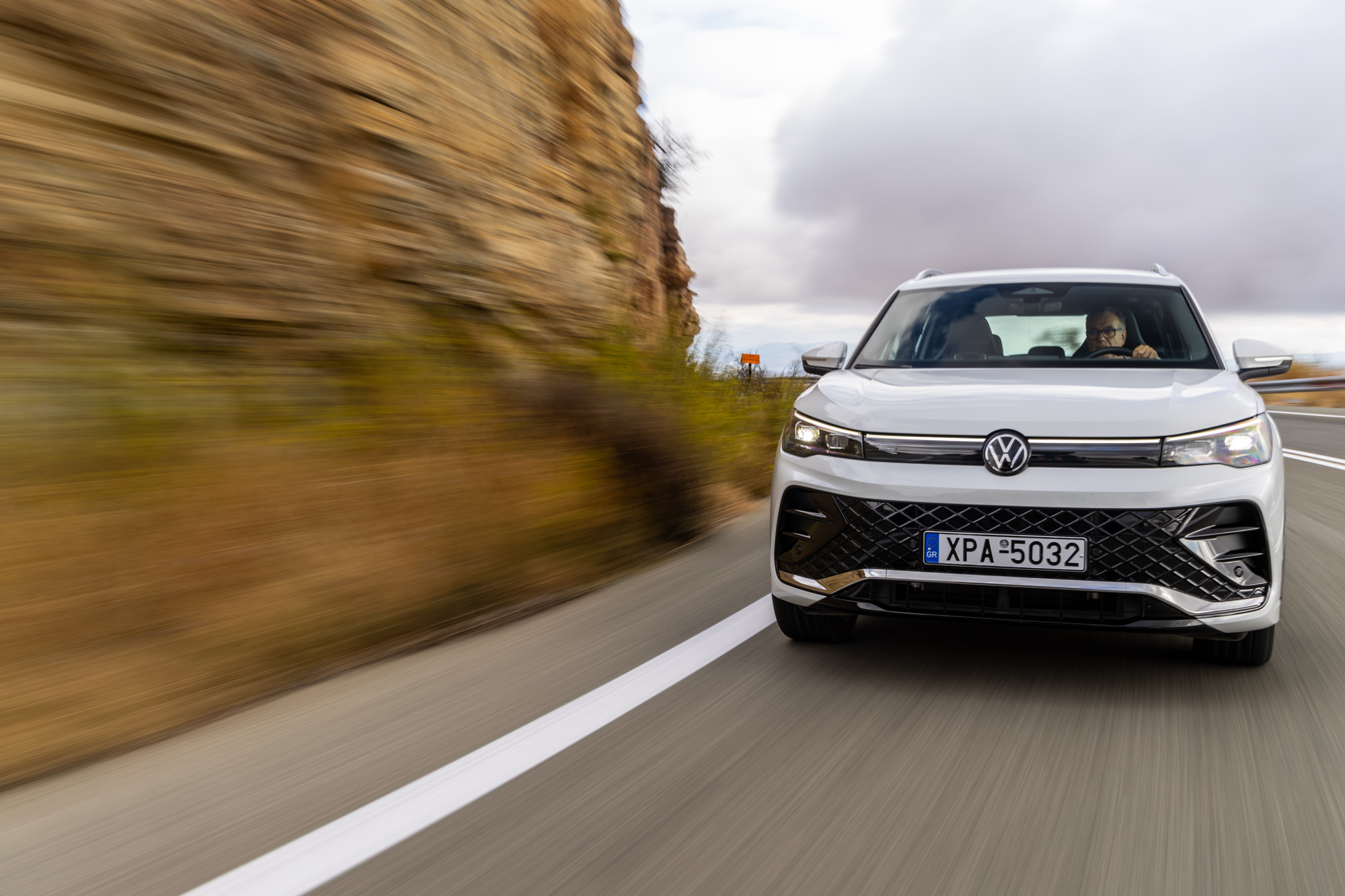  Test drive: Volkswagen Tiguan 1.5 eHybrid, Photo © DRIVE Media Group/Thanassis Koutsogiannis