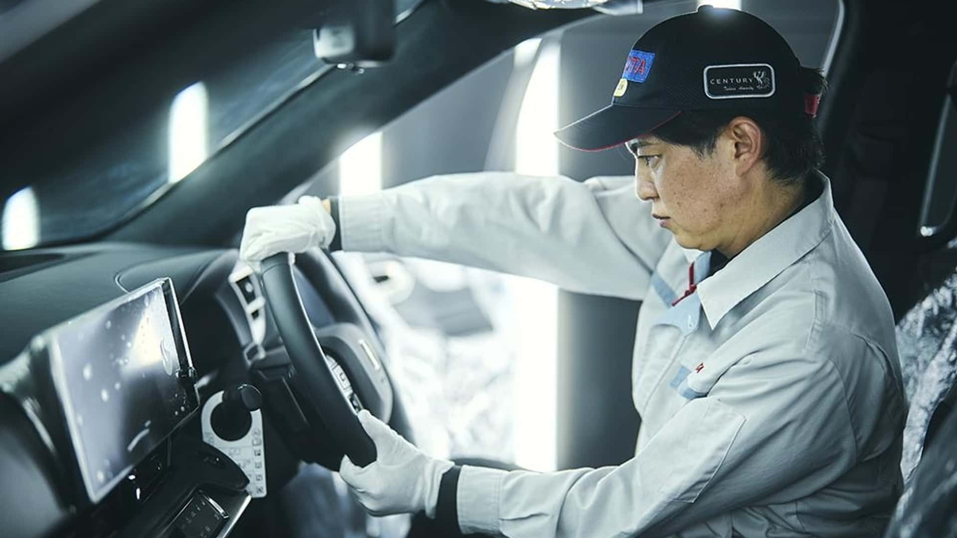 Toyota Century SUV inspection