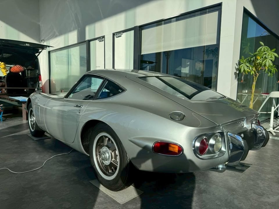 Toyota 2000GT