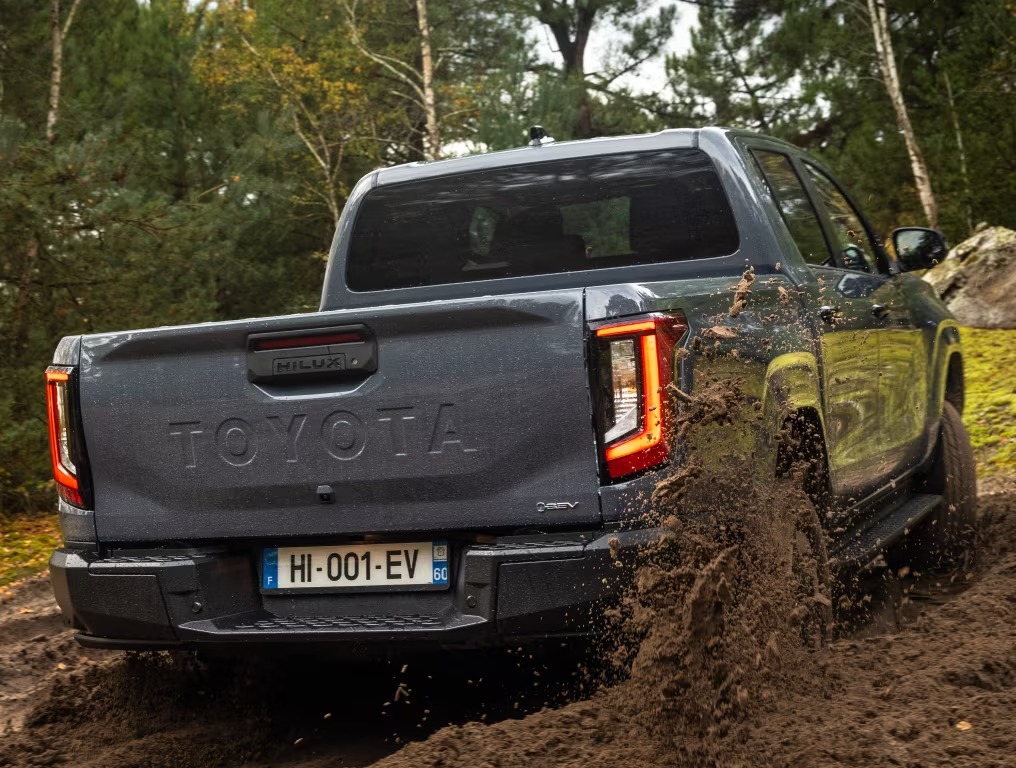 Toyota Hilux BEV