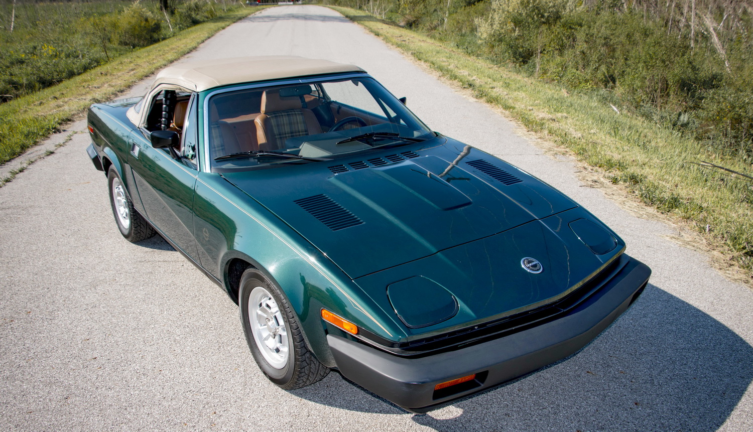 Triumph TR8