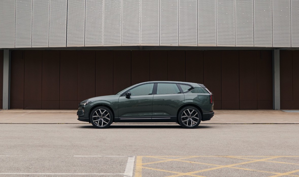 Volvo EX60