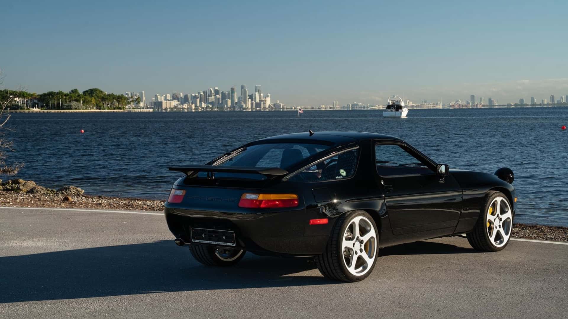 Porsche 928
