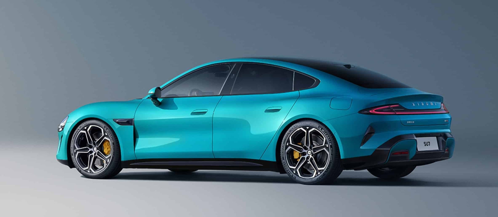 <blockquote class="twitter-tweet" data-media-max-width="560"><p lang="en" dir="ltr">The second echo of BMW in Xiaomi&#39;s car design team has just been revealed.<br><br>Look who entered the stage: Mr. Chris Bangle! Although it was already clear that Mr. Sawyer Li, also ex-BMW, was heading up the EV design department at Xiaomi Technology, we now have a second clear echo… <a href="https://t.co/ubXLJuph8o">pic.twitter.com/ubXLJuph8o</a></p>&mdash; Tom van Dillen (@vandillenpek) <a href="https://twitter.com/vandillenpek/status/1740553812866408760?ref_src=twsrc%5Etfw">December 29, 2023</a></blockquote> <script async src="https://platform.twitter.com/widgets.js" charset="utf-8"></script>