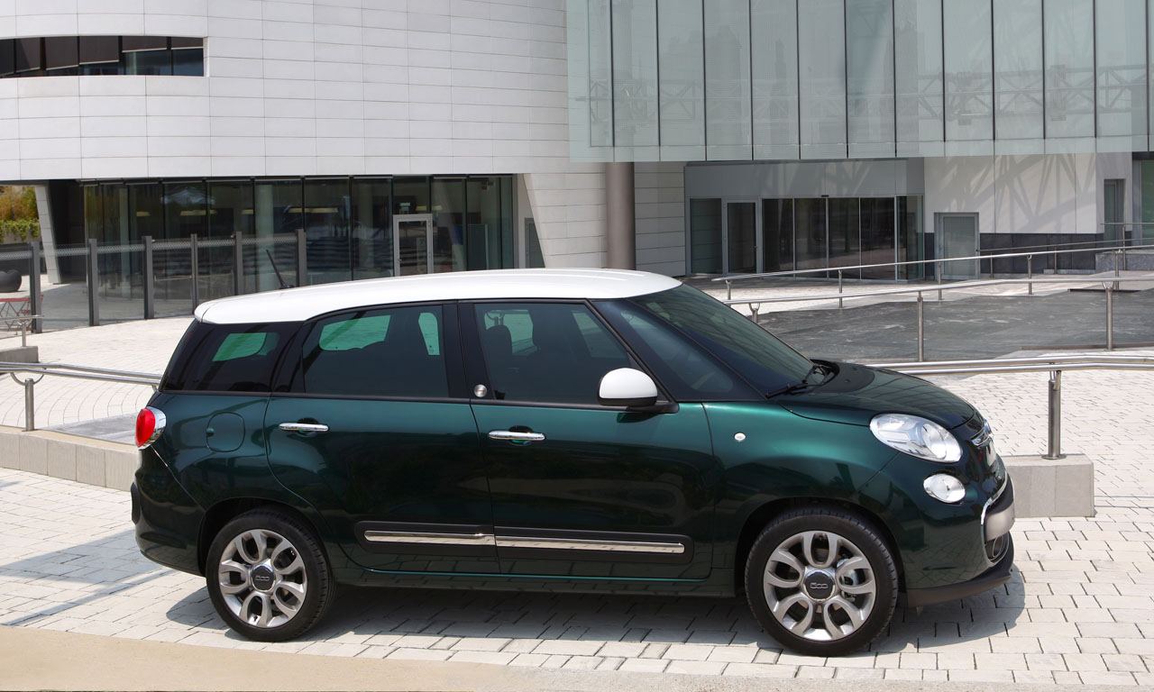 Στις εκθέσεις το νέο Fiat 500L Living Drive