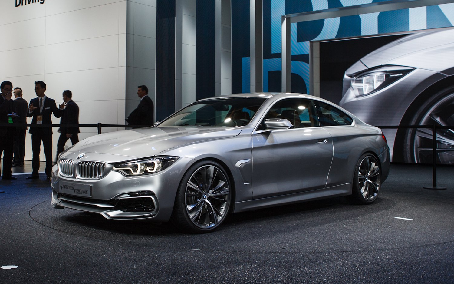 Στο Los Angeles θα παρουσιαστεί η BMW 4 Hybrid Drive
