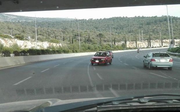 Απίστευτο: Γυναίκα οδηγούσε ανάποδα στον περιφερειακό Υμηττού!