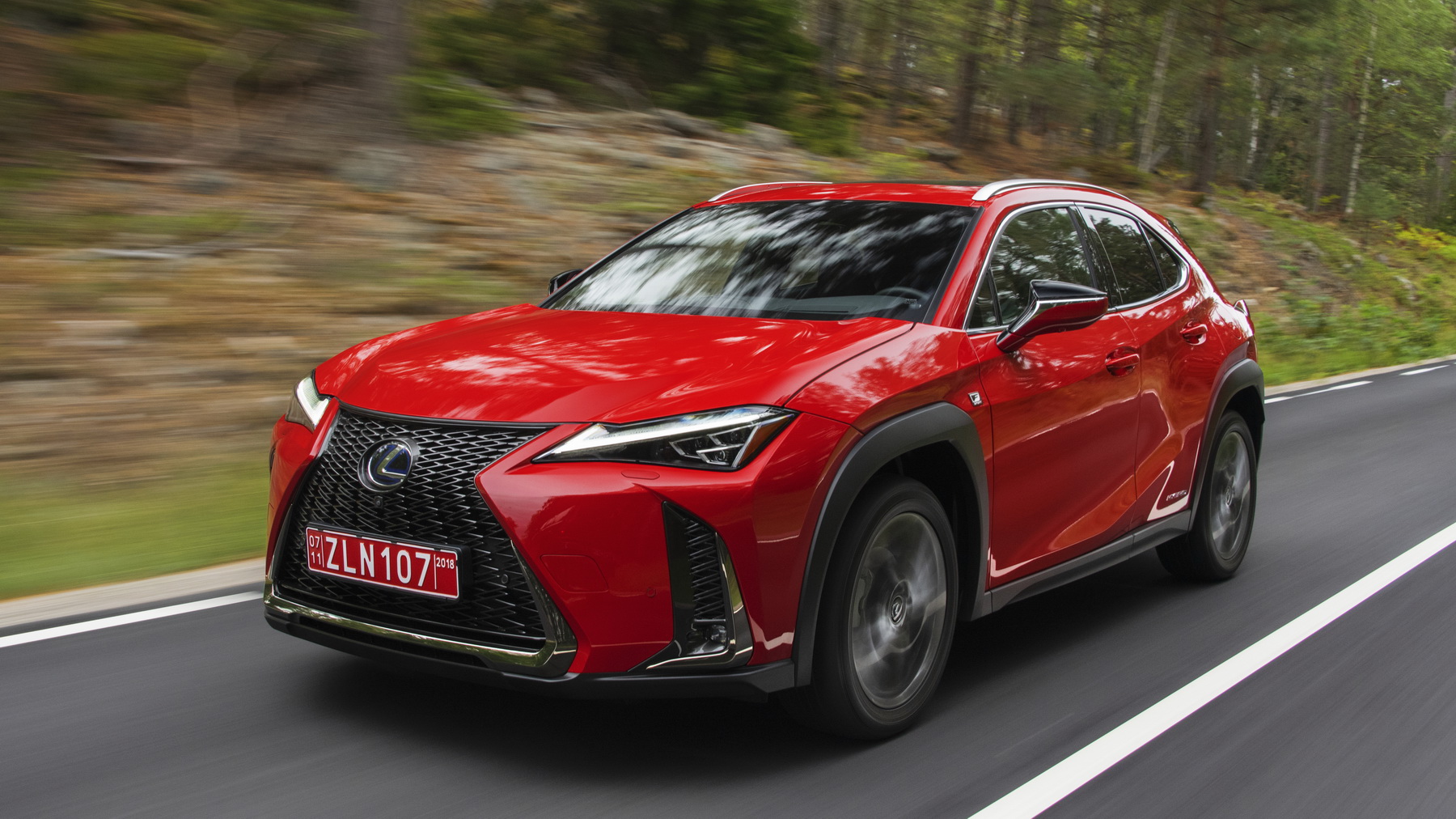 Lexus UX 250h, υβριδική βεντέτα του Παρισιού Drive