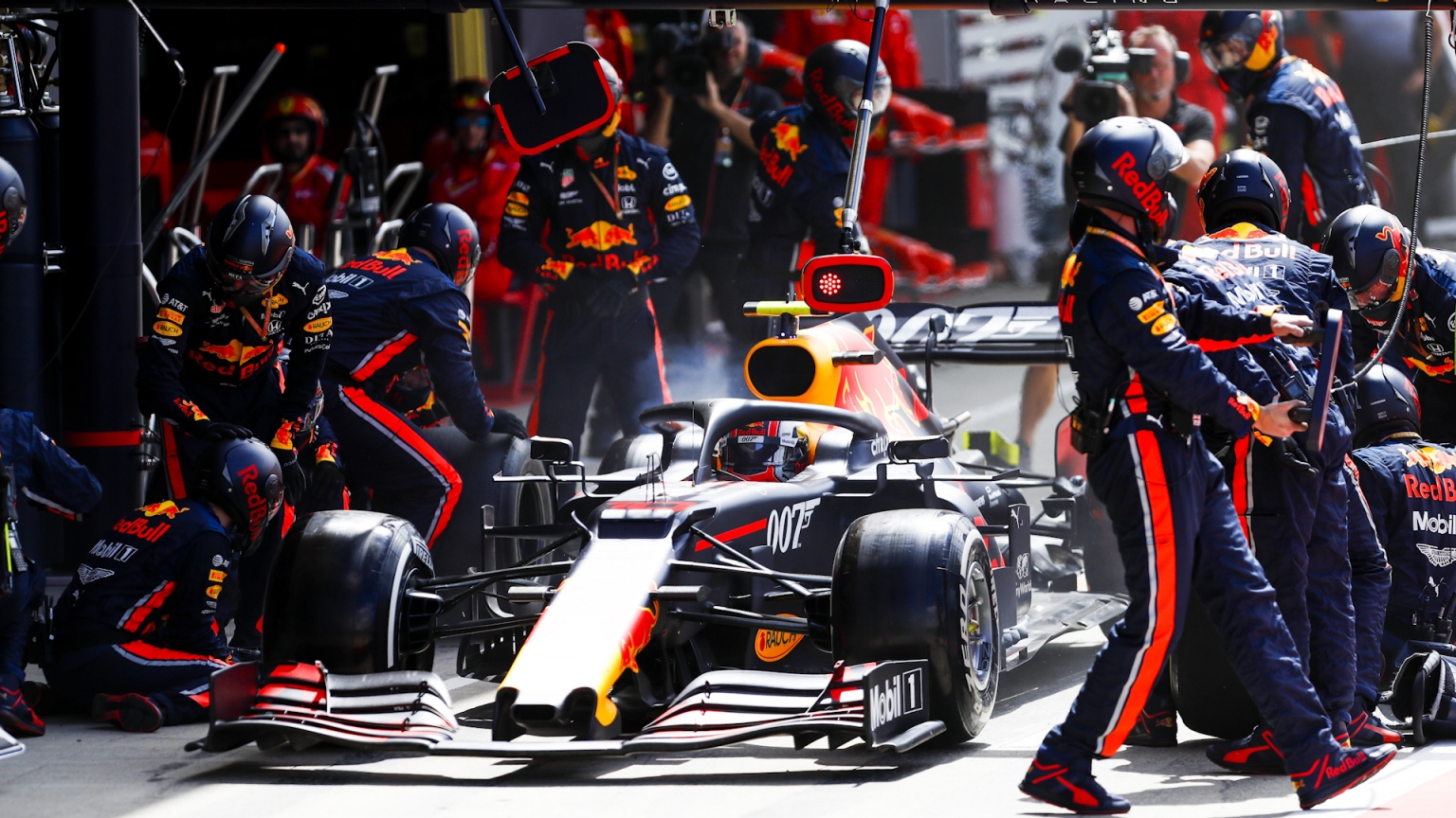 Παγκόσμιο ρεκόρ ταχύτερου pitstop από τη Red Bull  Drive