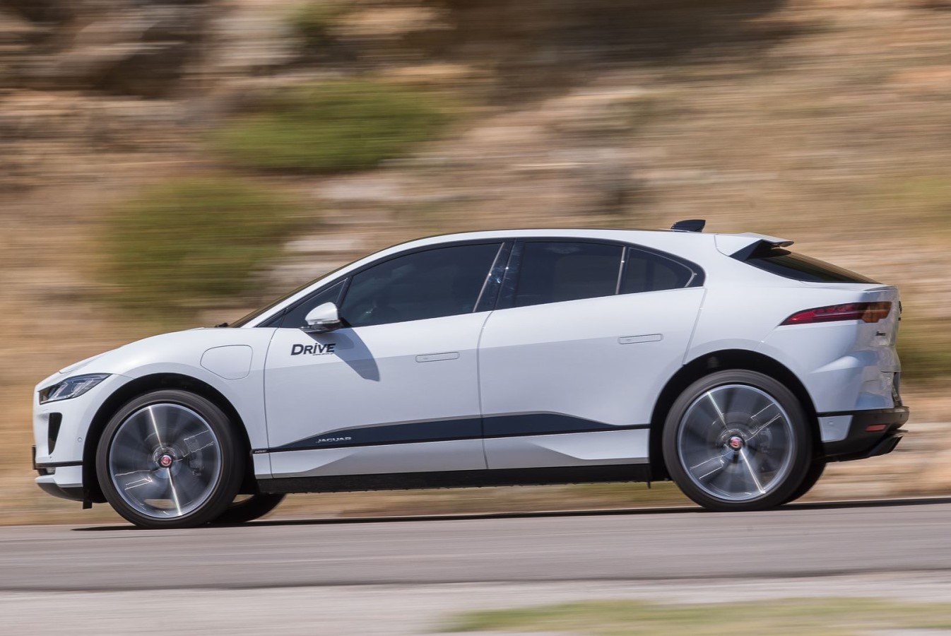 Η Jaguar αγοράζει πίσω 2.760 I-Pace για τον κίνδυνο της φωτιάς