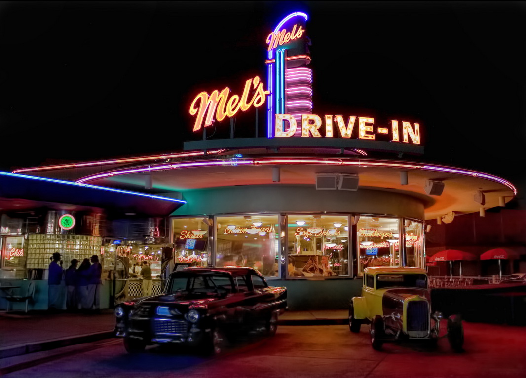 sinema aytokinhto american graffiti drive. 