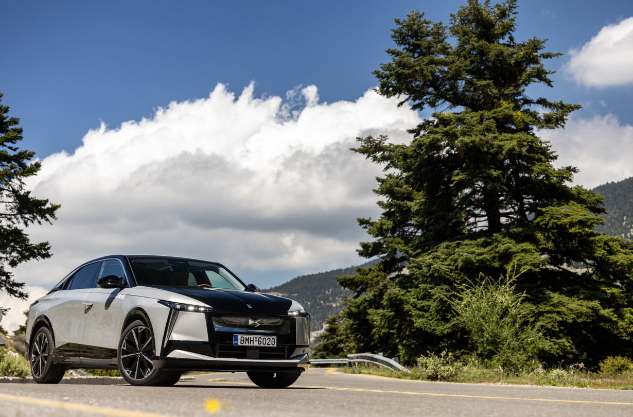 Test drive: DS N°8 Long Range AWD, Photo © DRIVE Media Group/Thanassis Koutsogiannis