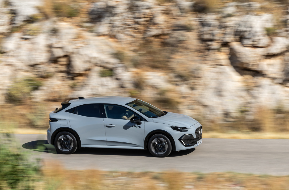 Test drive: Renault Clio 1.2 TCe 115 EDC, Photo © DRIVE Media Group/Thanassis Koutsogiannis