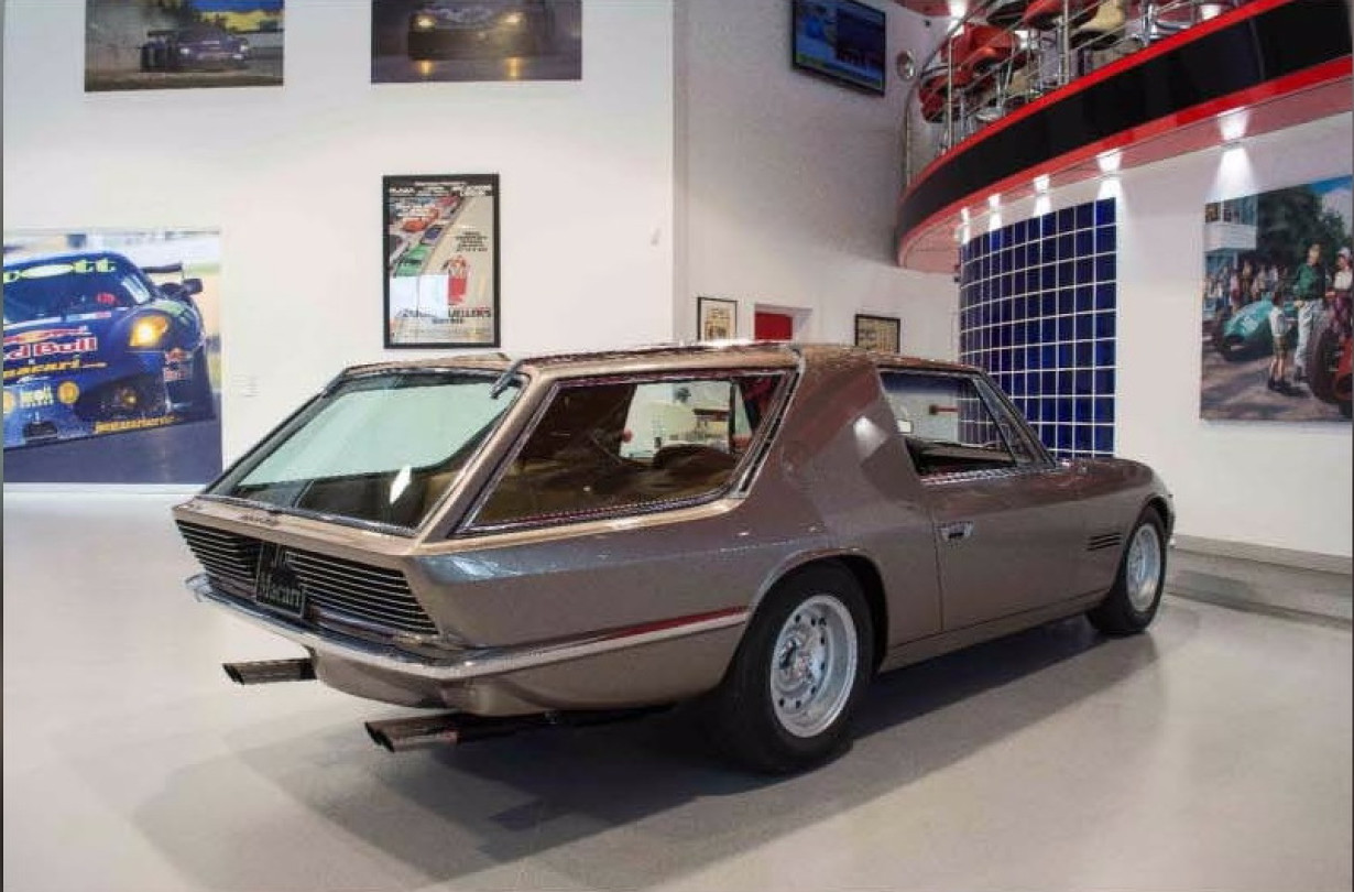 65 Ferrari 330 GT 2+2 Shooting Brake - La dernière création de Vignale ! De l'essence dans mes veines