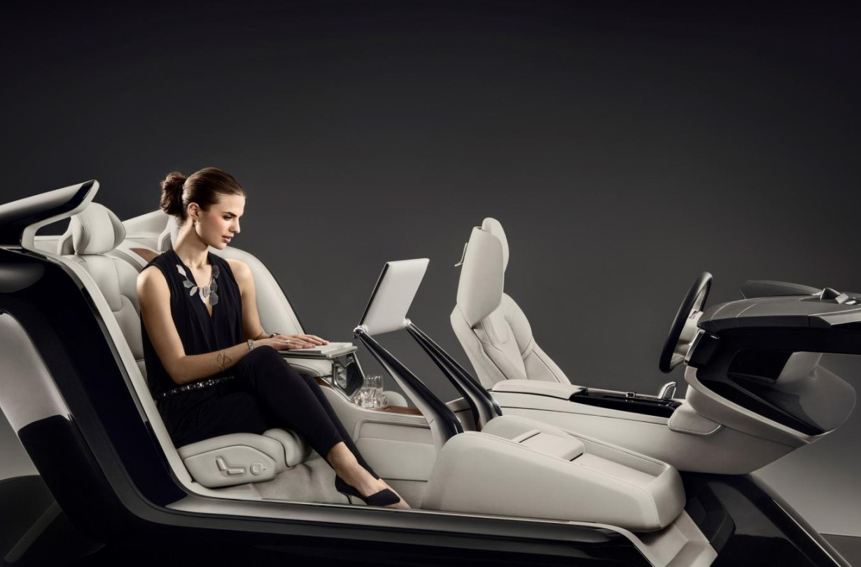 Volvo S90 Lounge Console Concept