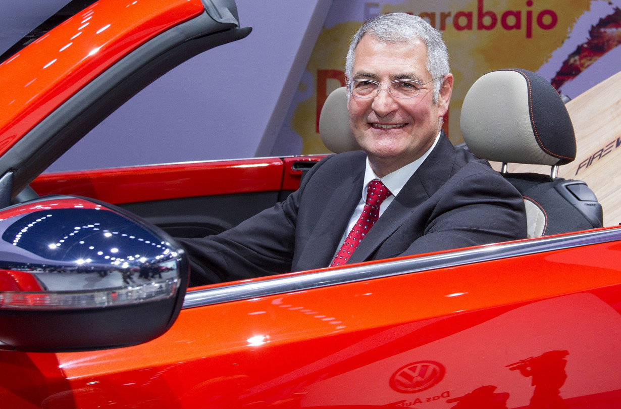 Ο Heinz-Jakob-Neusser, πρώην επικεφαλής ανάπτυξης της Volkswagen, είναι το ανώτατο στέλεχος μεταξύ των έξι αναμενόμενων απολύσεων, ανέφεραν οι εφημερίδες Handelsblatt και Bild am Sonntag.