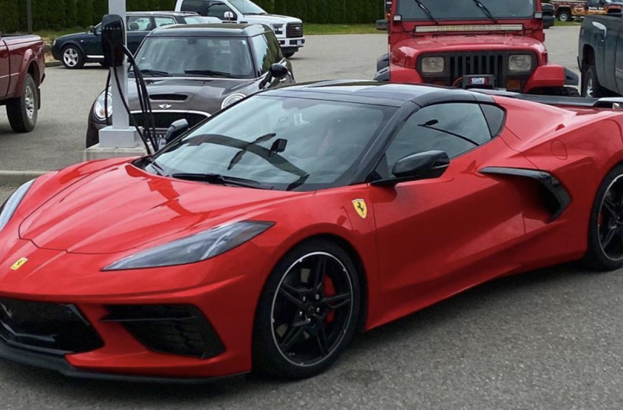 Corvette C8 in Ferrari