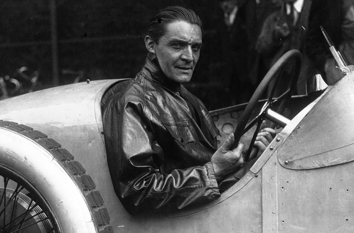 Ο Robert Benoist στην πίστα της Monza το 1927. Robert Benoist