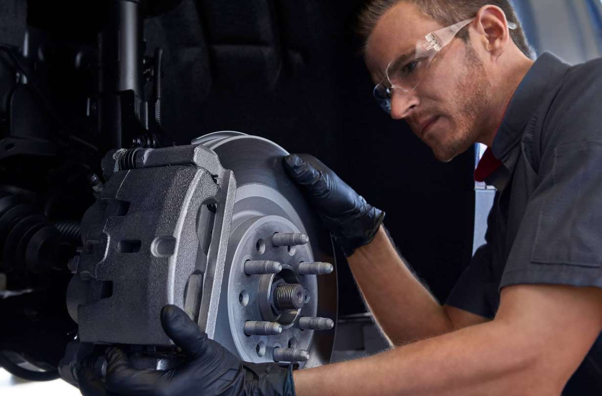 Changing disc brake pads