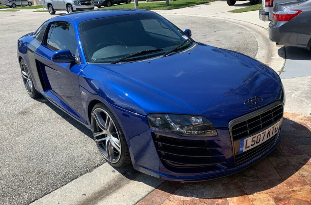 R8 replica