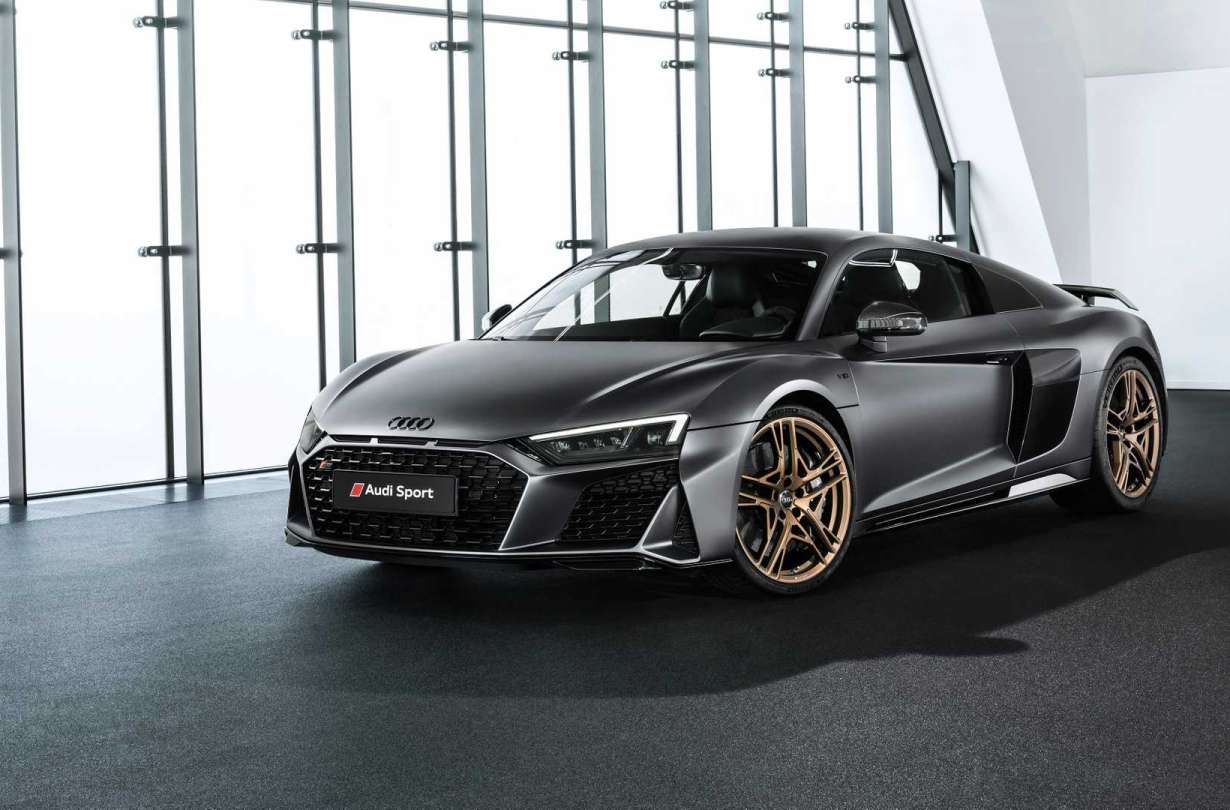 R8 V10