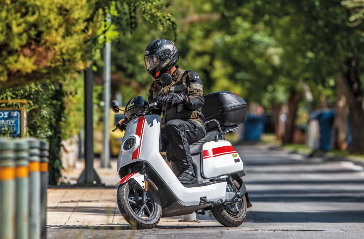 Test ride: NIU NQi-GT Extended, photo credit Moto Magazine/Yorgos Niaounakis