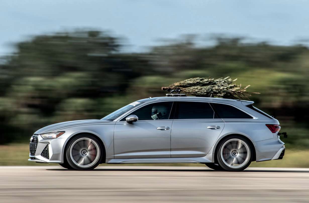 Hennessey: Audi RS 6 is World’s Fastest Station Wagon – with a Christmas Tree on the Roof!