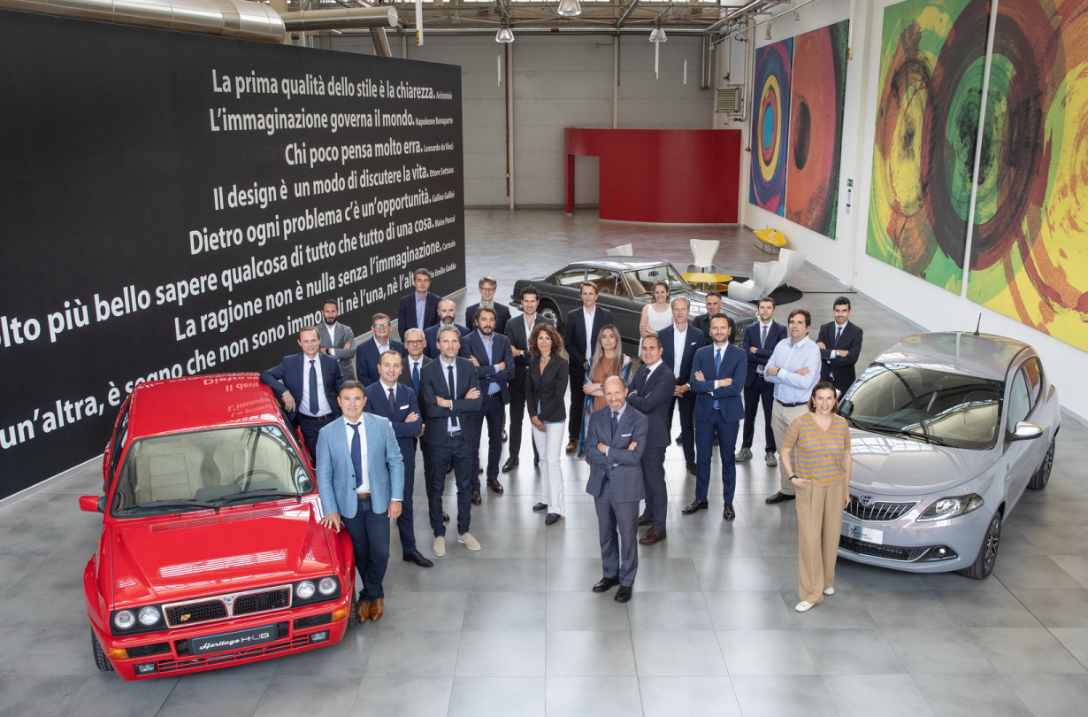 O Luca Napolitano, o Jean Pierre Ploué, η Roberta Zerbi και το τιμ της Lancia.  Lancia