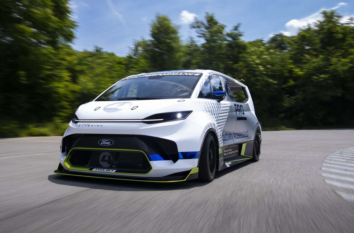 Ford Pro Electric SuperVan Ford Pro Electric SuperVan