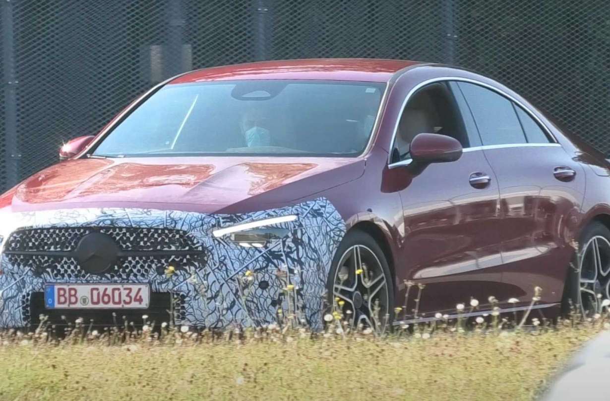 Mercedes-Benz CLA Mercedes-Benz CLA