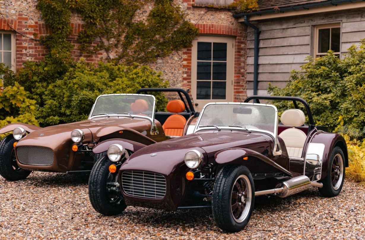 Caterham Super Seven 600 & 2000 Caterham Super Seven 600 & 2000