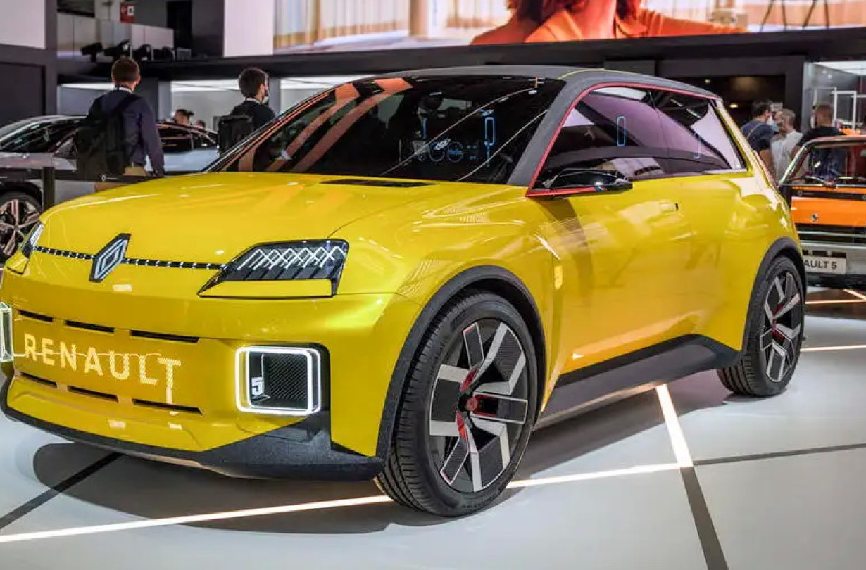 Επιστρέφει το 2024 το Renault 5 Drive