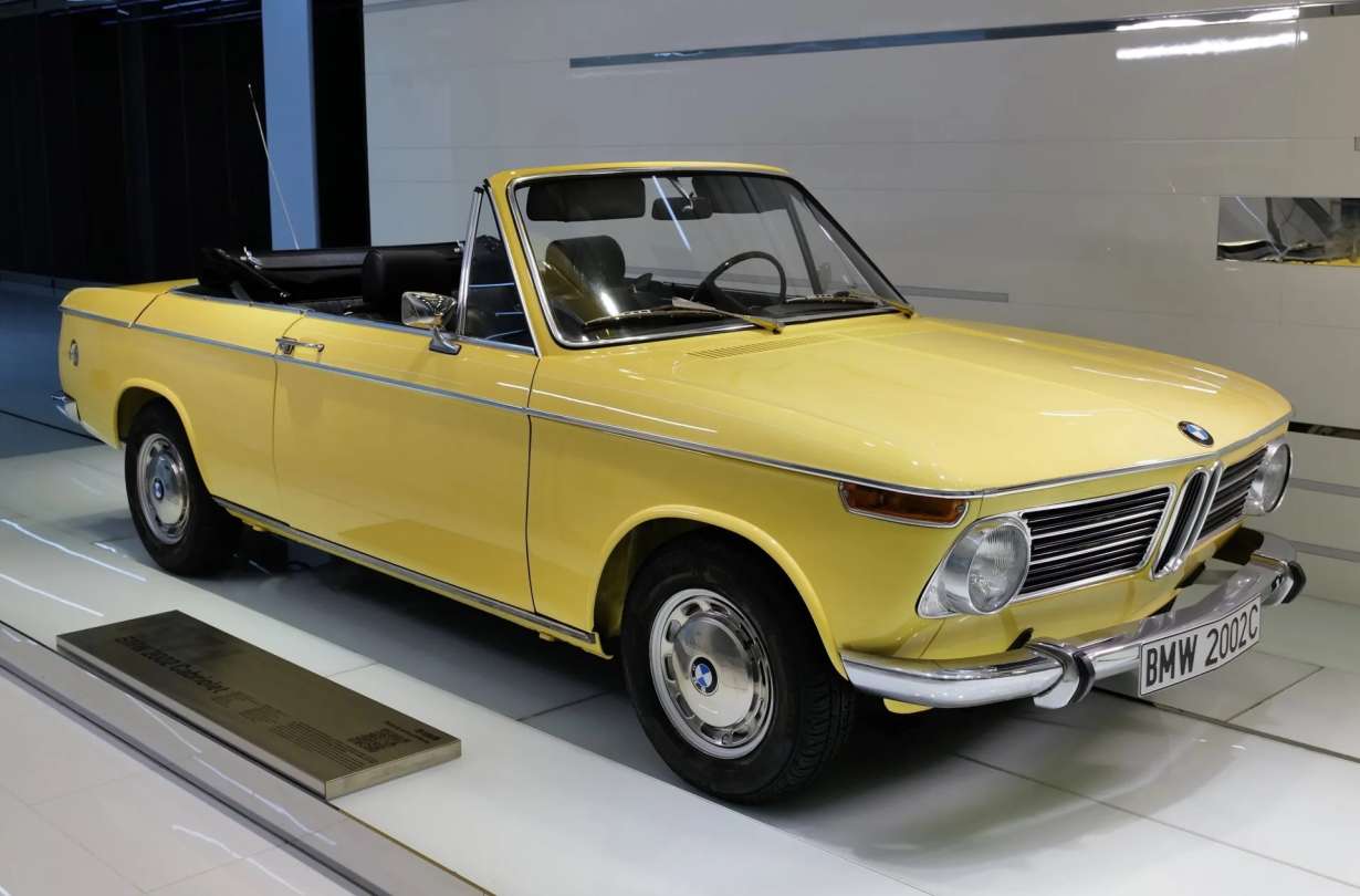 1972 BMW 2002 Cabriolet, Photos © RM Sotheby's 1972 BMW 2002 Cabriolet, Photos © RM Sotheby's