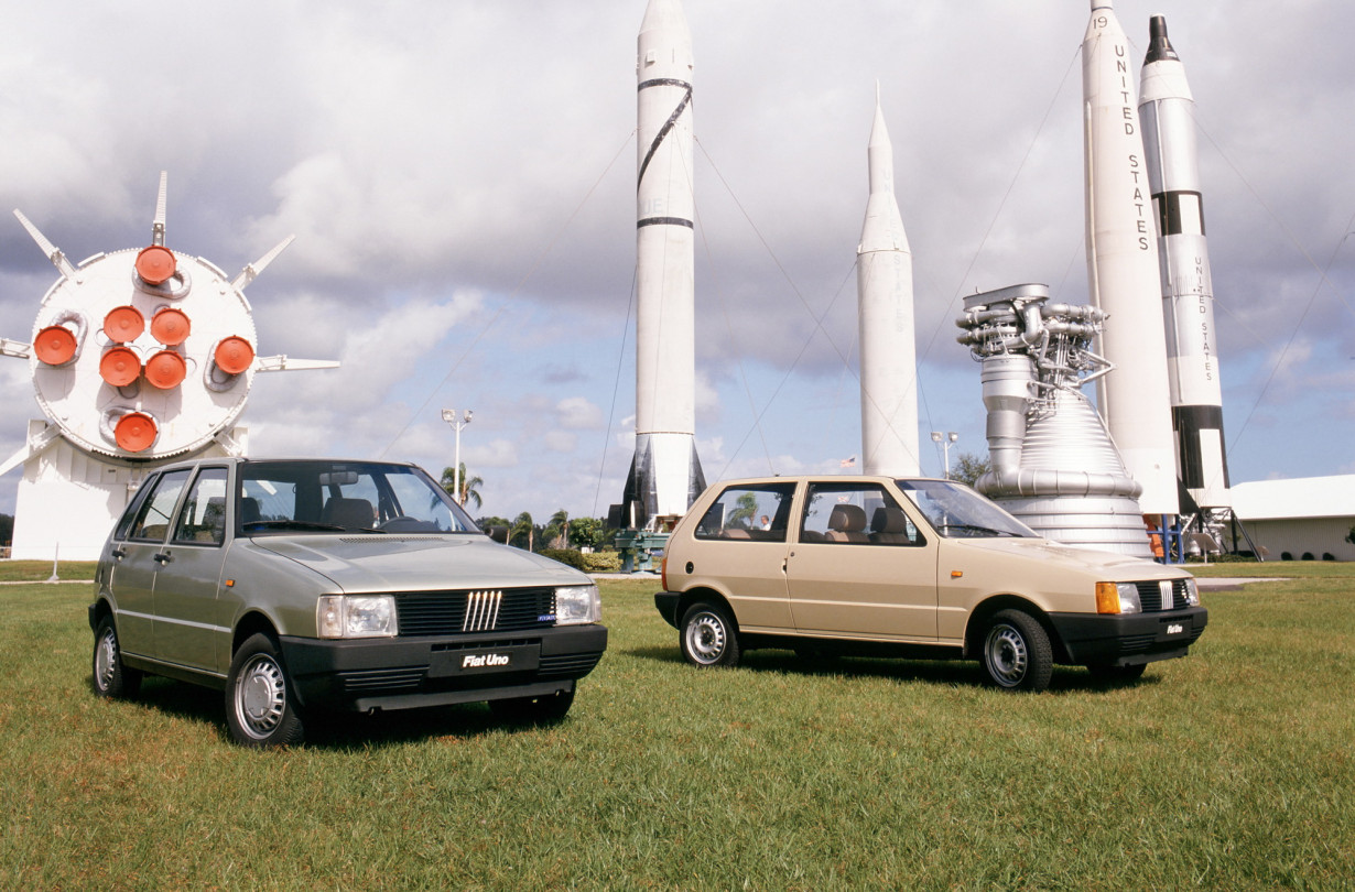 H εξέλιξη του FIAT Uno απορρόφησε επενδύσεις $700 εκατ., τις μεγαλύτερες που είχε κάνει η εταιρεία στην ιστορίας της για ένα μοντέλο, διήρκεσε δύο χρόνια και απαίτησε 360 πρωτότυπα. FIAT Uno 1983-1995: Από το Canaveral στ’ αστέρια