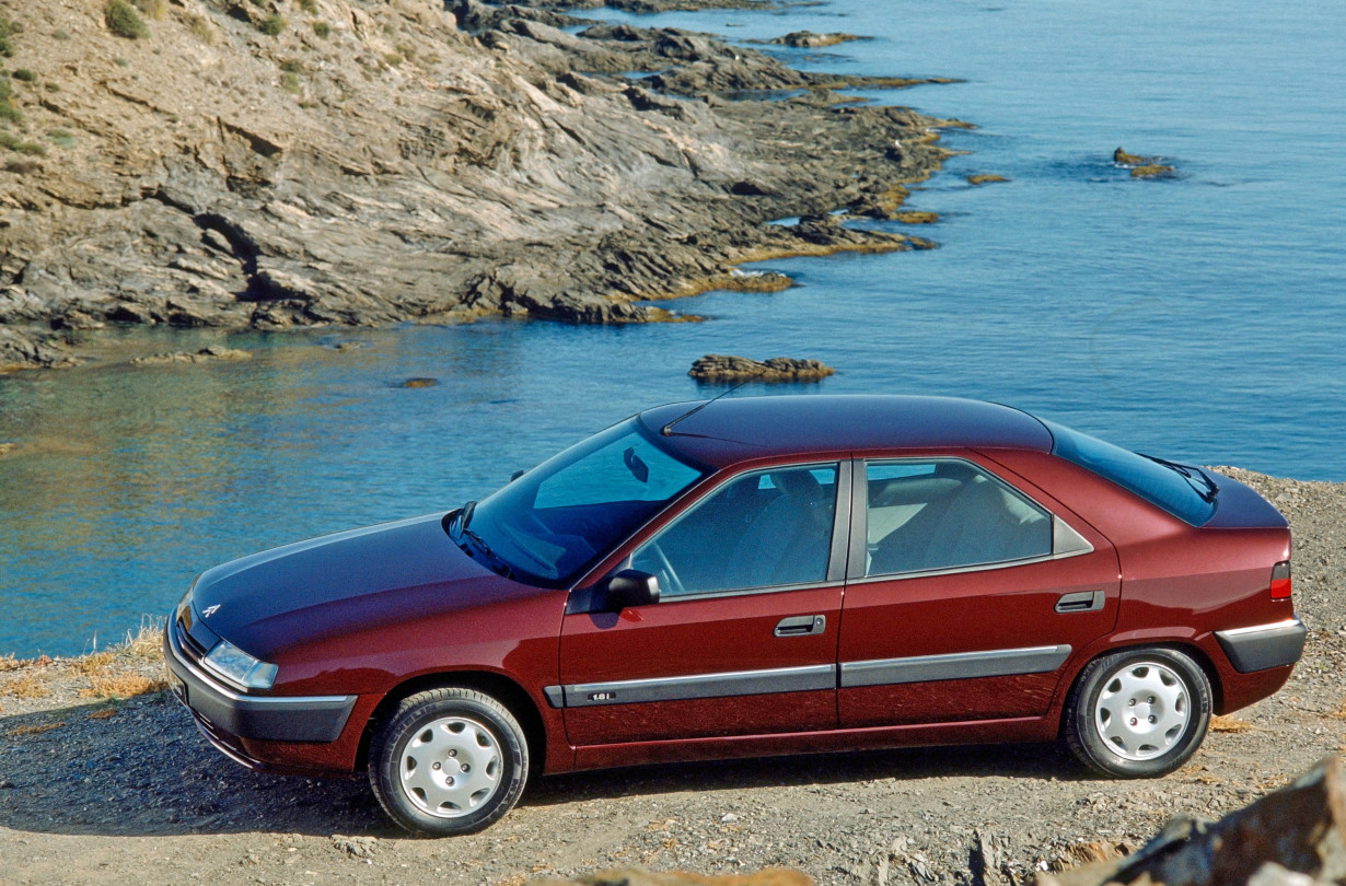 H αισθητική και τεχνολογική ποιότητα της Citroën Xantia την κράτησαν στο εμπορικό προσκήνιο για σχεδόν δέκα χρόνια, φτάνοντας σε παγκόσμια παραγωγή τα 1.528.800 αυτοκίνητα. Citroën Xantia 1993-2002, από απόγονος πρόγονος