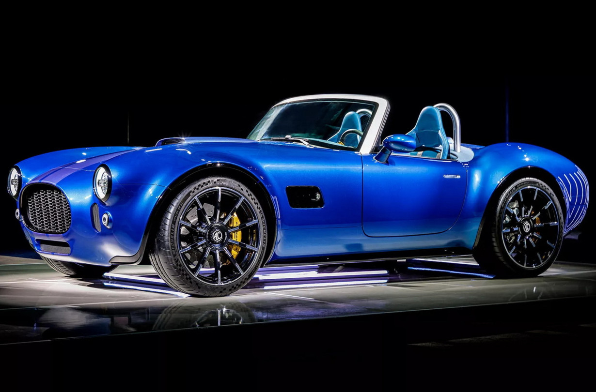 Οι πρώτες AC Cobra GT Roadster θα παραδοθούν το 2024, με την τιμή τους να έχει οριστεί στις €335.000. AC Cobra GT Roadster