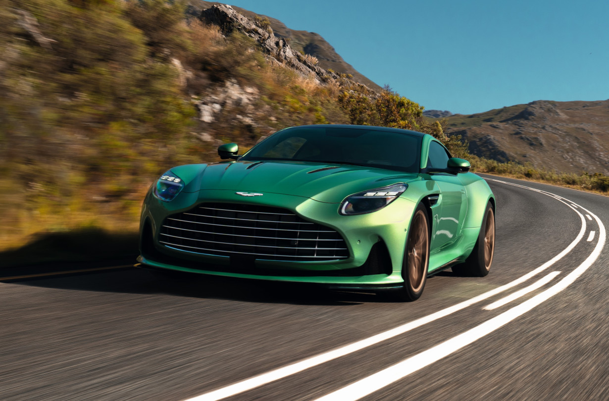 Aston Martin DB12 Aston Martin DB12
