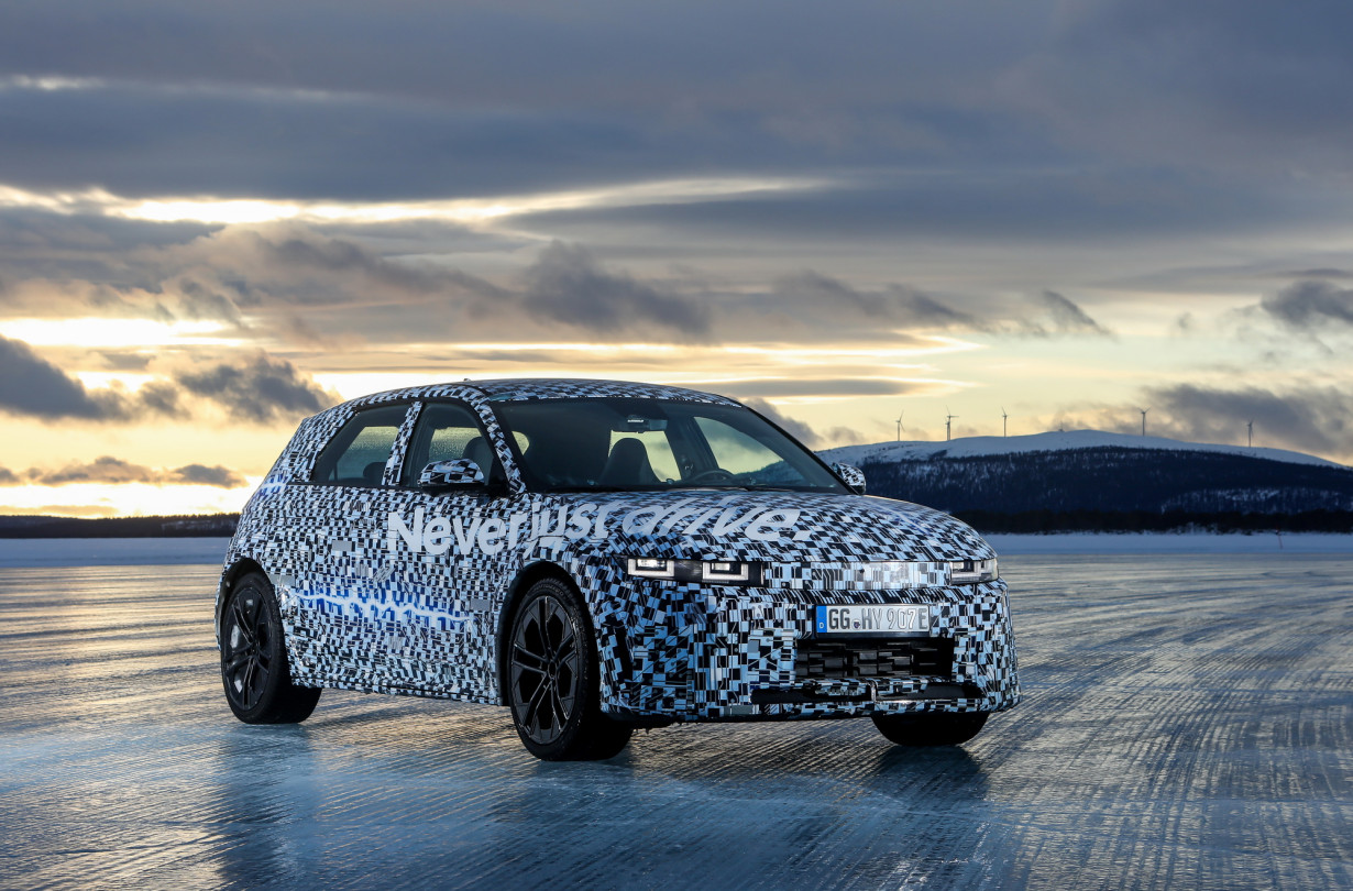 Το Hyundai IONIQ 5 N συνδυάζει την Electrified-Global Modular Platform (E-GMP) με τις τεχνολογίες και την τεχνογνωσία του σπορ βραχίονα N της εταιρείας. Hyundai IONIQ 5 N