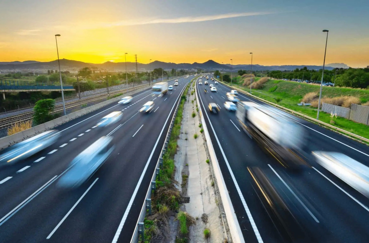 Ο Χρυσός Οδηγός του DRIVE για την οδήγηση σε εθνική οδό, μέσα κι έξω από την Ελλάδα… Εθνική οδός και οδήγηση, τι χρειάζεται να γνωρίζετε;