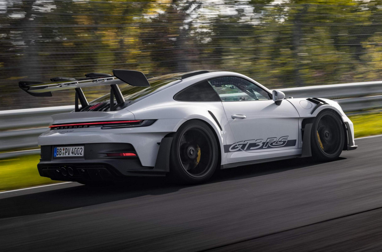 Ηλεκτροκίνηση: Τι θα γίνει όταν η Porsche σταματήσει να... βρυχάται; Porsche