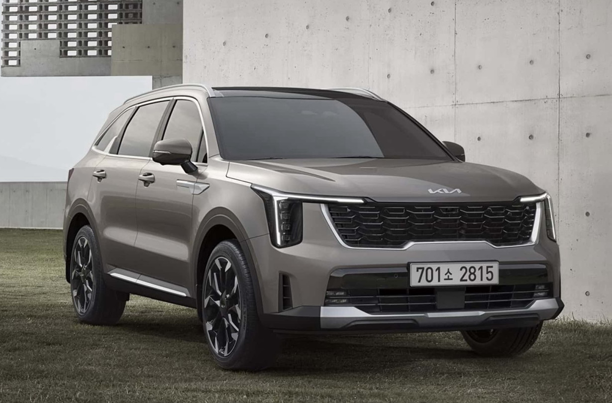 Το Kia Sorento μόλις ανανεώθηκε με το ΜΥ2023 που θα μας συντροφεύσει μέχρι τη λήξη της καριέρας της τέταρτης γενιάς του. Kia Sorento 2023