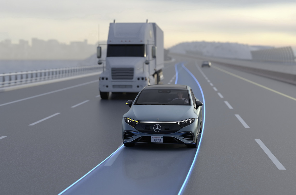 Η λειτουργία ALC της Mercedes-Bnez αποτελεί ενσωματωμένο σύστημα στο Αctive Distance Assist DISTRONIC με Active Steering Assist. Mercedes-Benz Automatic Lane Change