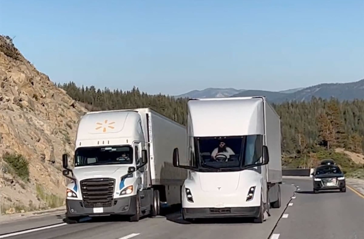 Tesla Semi: Μόλις 5” για 0-100 km/h μόνο με τον τράκτορα ή μόλις 20” με κοτσαρισμένο το επικαθήμενο! Tesla Semi