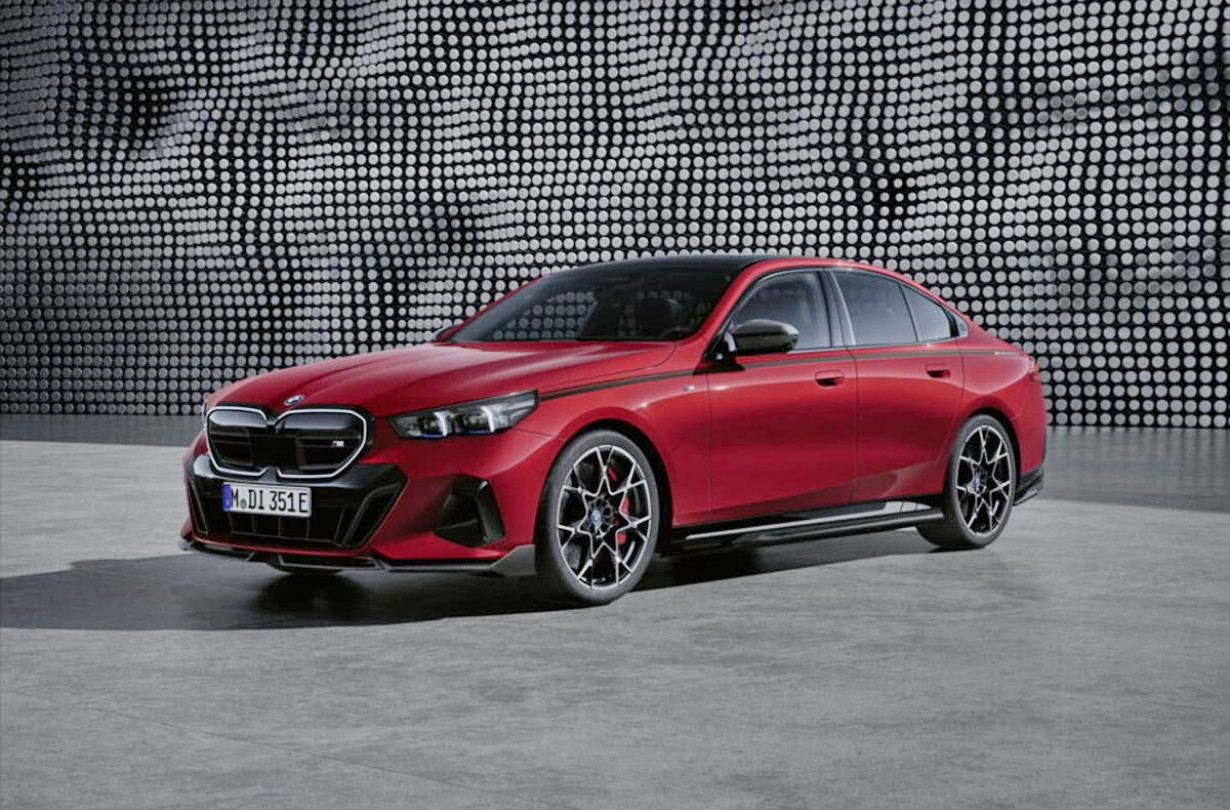 Η BMW i5 M Performance δεν διαφοροποιείται σε επιδόσεις από τη στάνταρ i5 BMW i5 M Performance