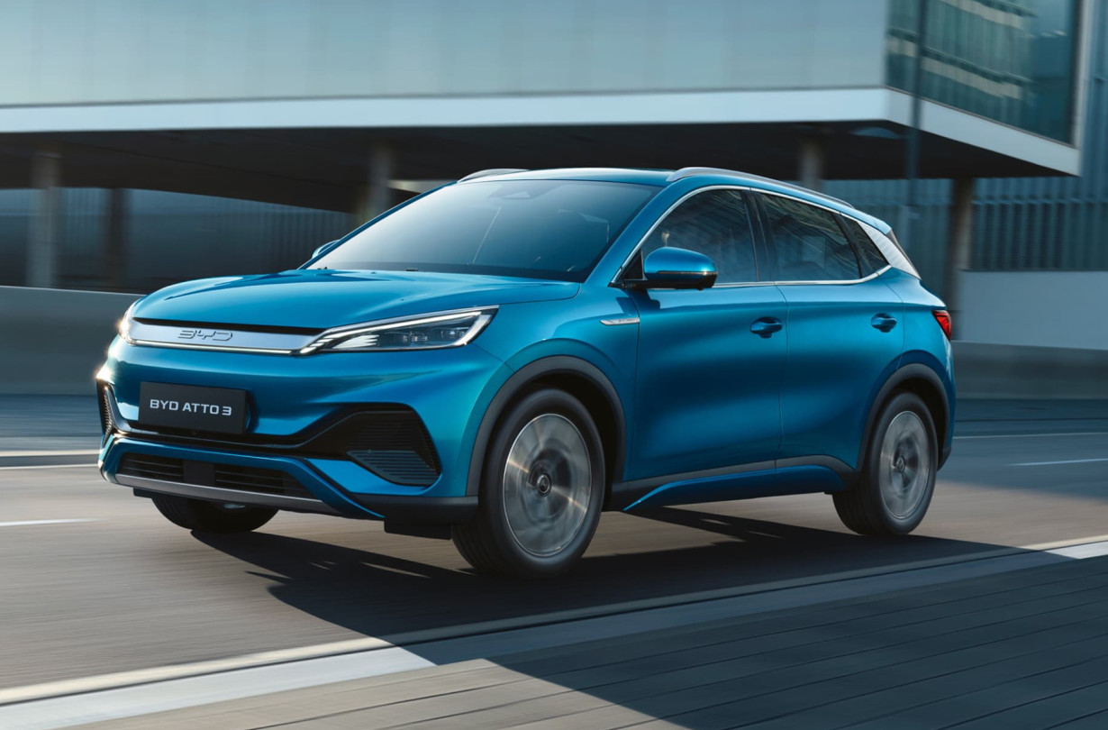 Το BYD Atto 3 υπόσχεται συνδυασμένη αυτονομία 420 km με μια μπαταρία ωφέλικης χωρητικότητας 60,5 kWh BYD Atto 3