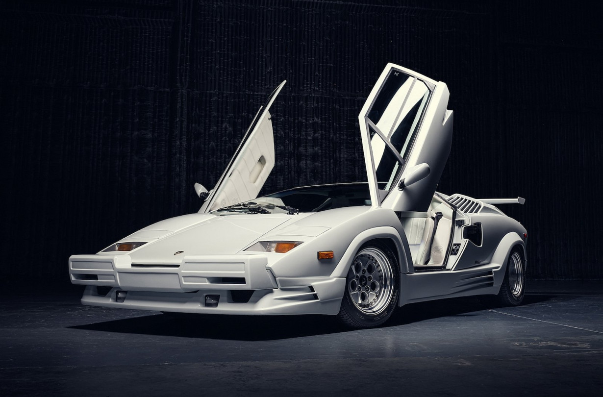 Η εκτίμηση του RM Sotheby’s τοποθετεί ευτή τη Lamborghini Countach μεταξύ 1,37 και 1,83 εκατ. ευρώ . Lamborghini Countach 25th Anniversary, photo Jeremy Clifford © 2023 Courtesy of RM Sotheby’s