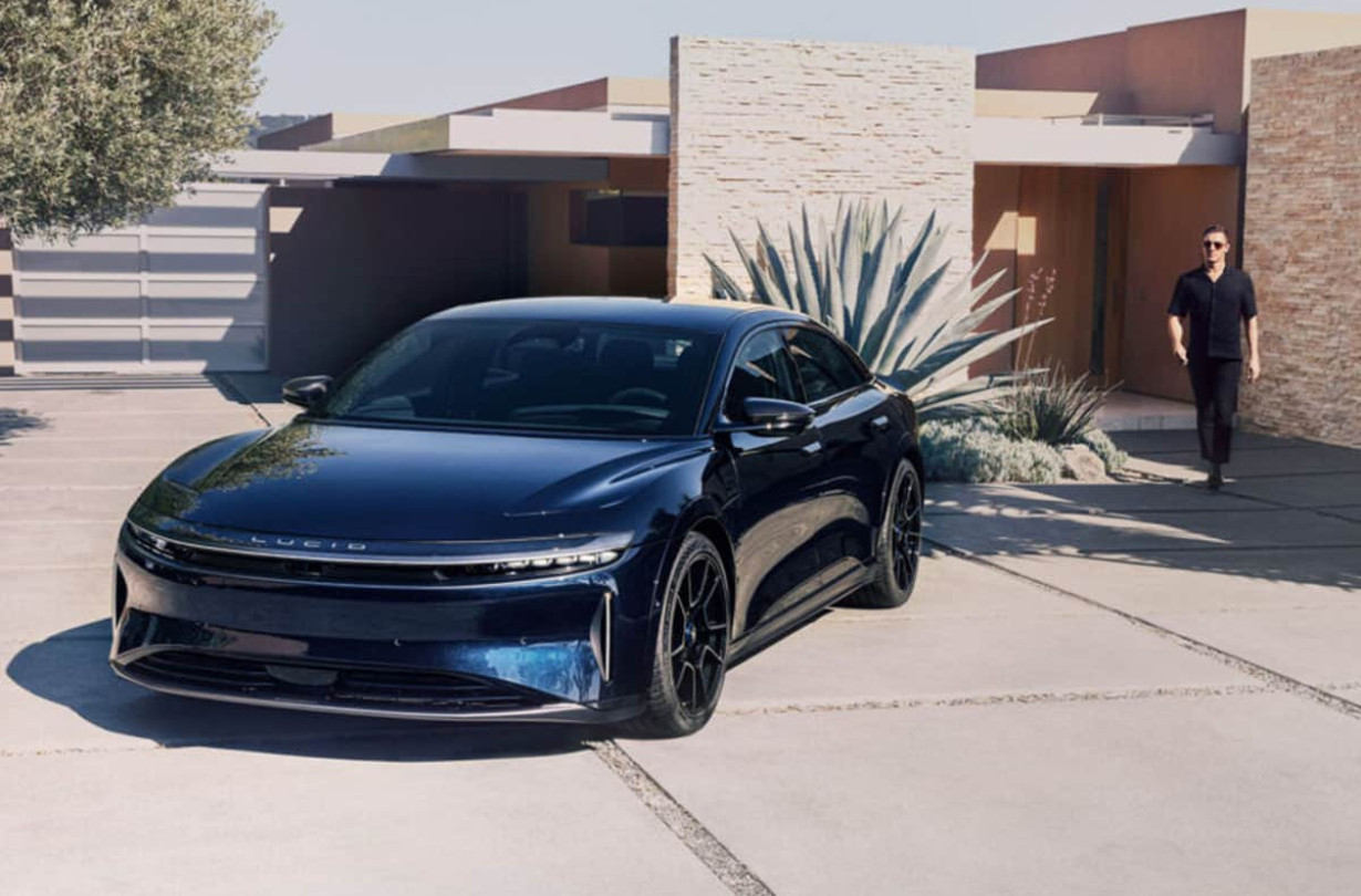 Το Lucid Air Sapphire ξεκινά από τις 249.000 δολάρια που ισοδυναμούν με 225.000 ευρώ! Lucid Air Sapphire