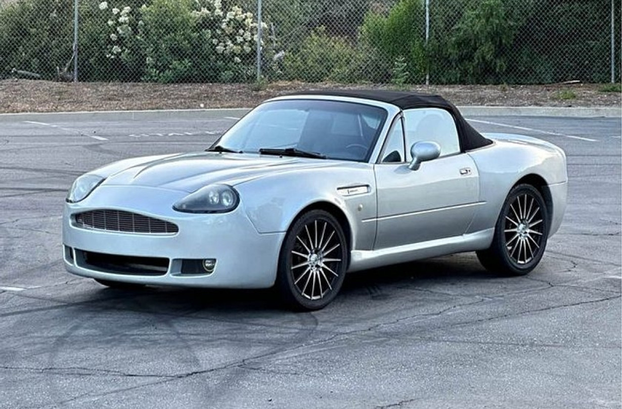 Mazda MX-5 conv Aston Martin Vanquish
