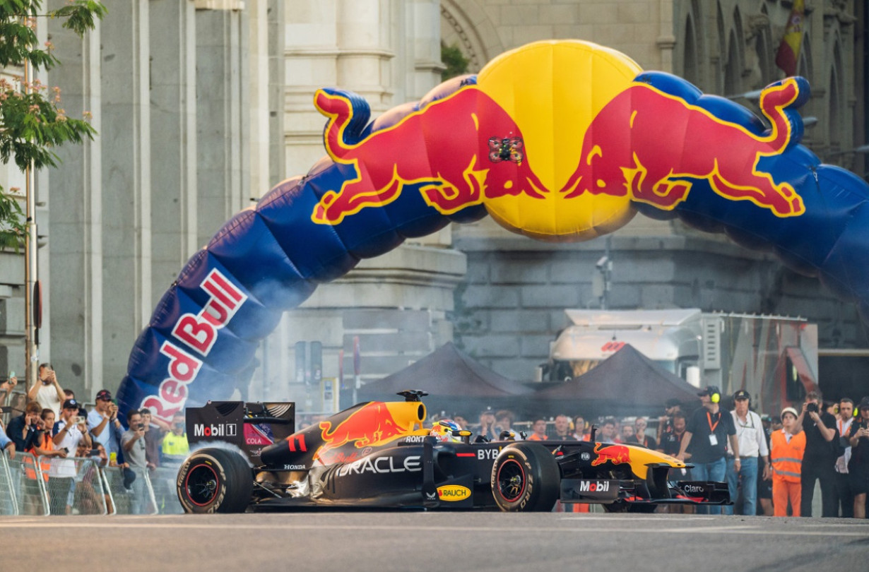 Red Bull Showrun by ALUMIL