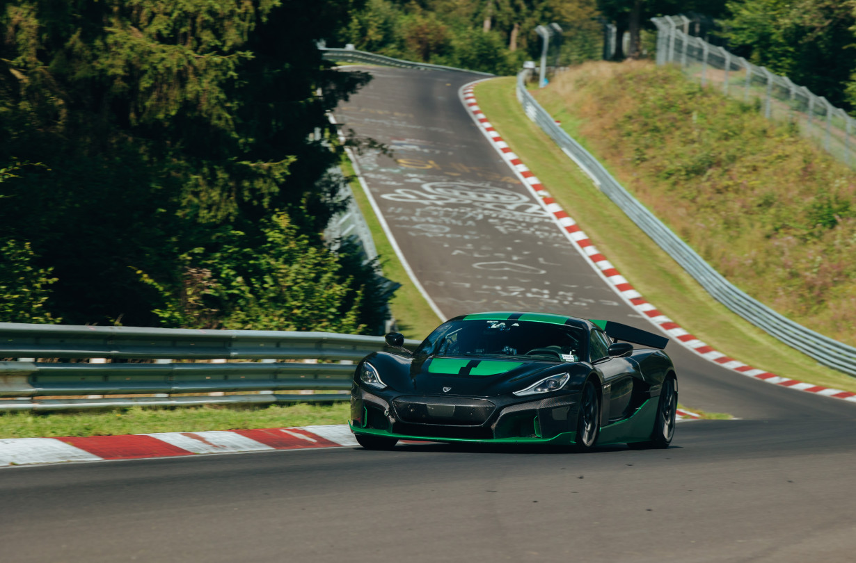 Το Rimac Nevera ζυγίζει σήμερα 2,3 τόνους, γεγονός που αφήνει περιθώριο μείωσης της μάζας του.